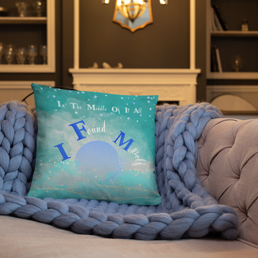 CELESTIALDREAMS_Cushion_Square_18x18_SurrenderingTide_StarBits