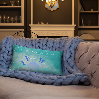 CELESTIALDREAMS_Cushion_Rectangular_20x12_SurrenderingTide_StarBits